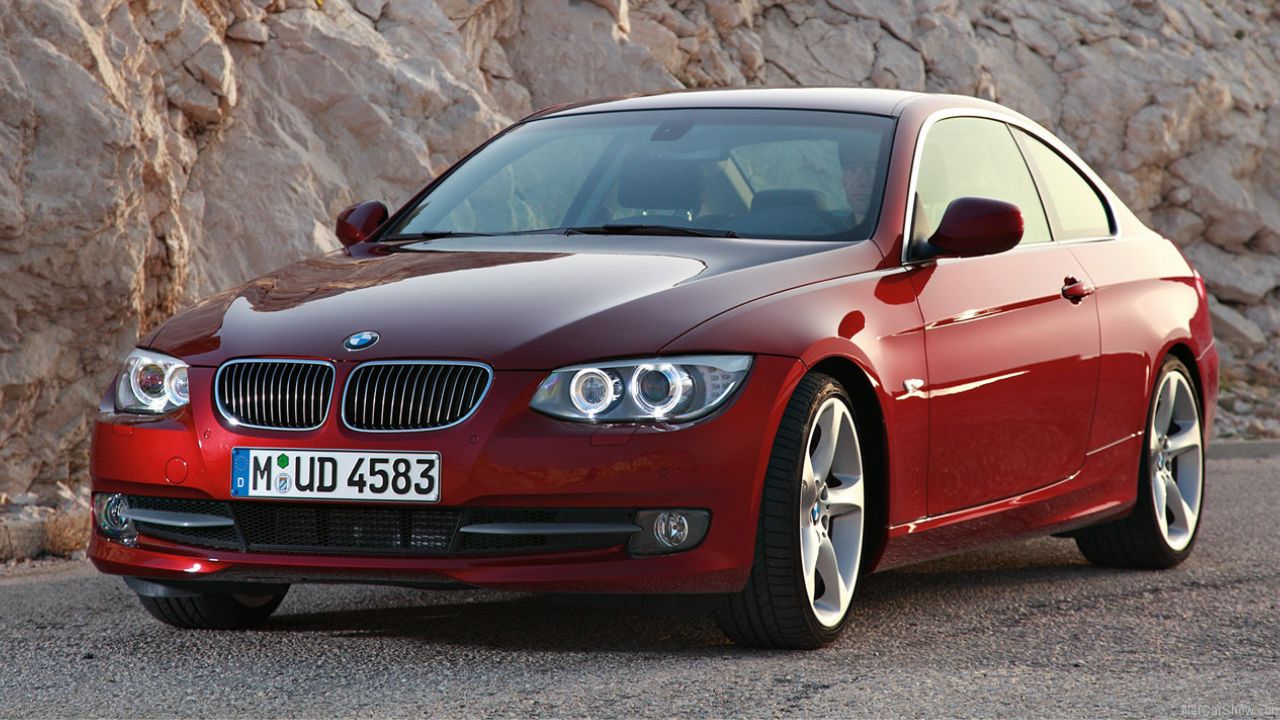 2011 BMW 3 Series.