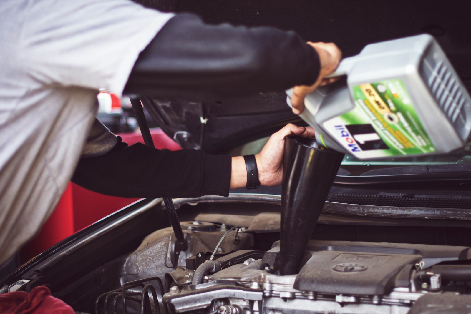 10 oil-change myths that quietly drain your wallet