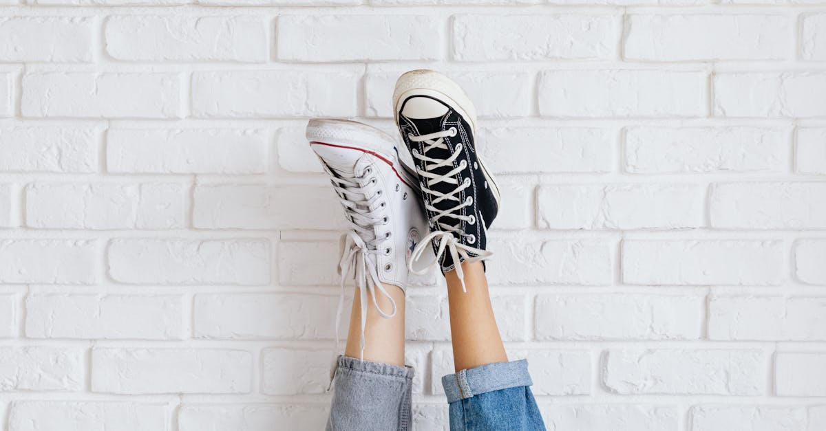 How to Match Shoes With Jeans the Right Way
