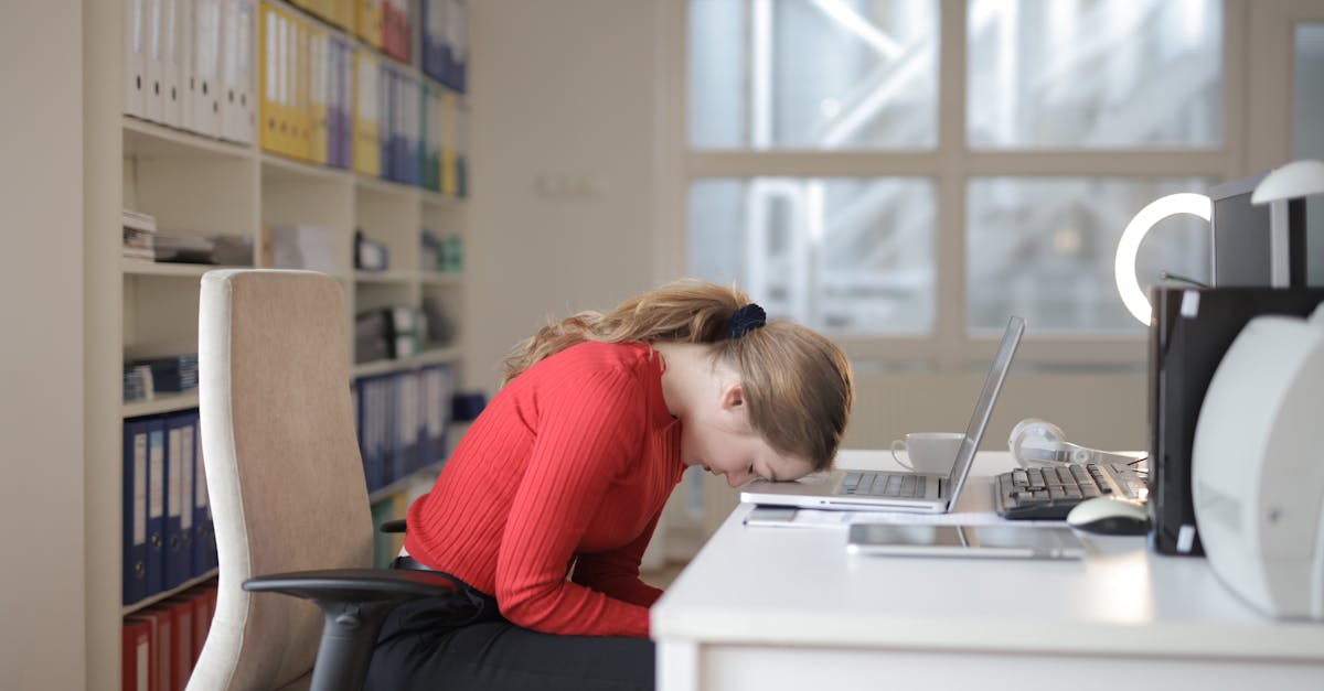 10 Poor Sleep Choices That Kill Productivity at Work
