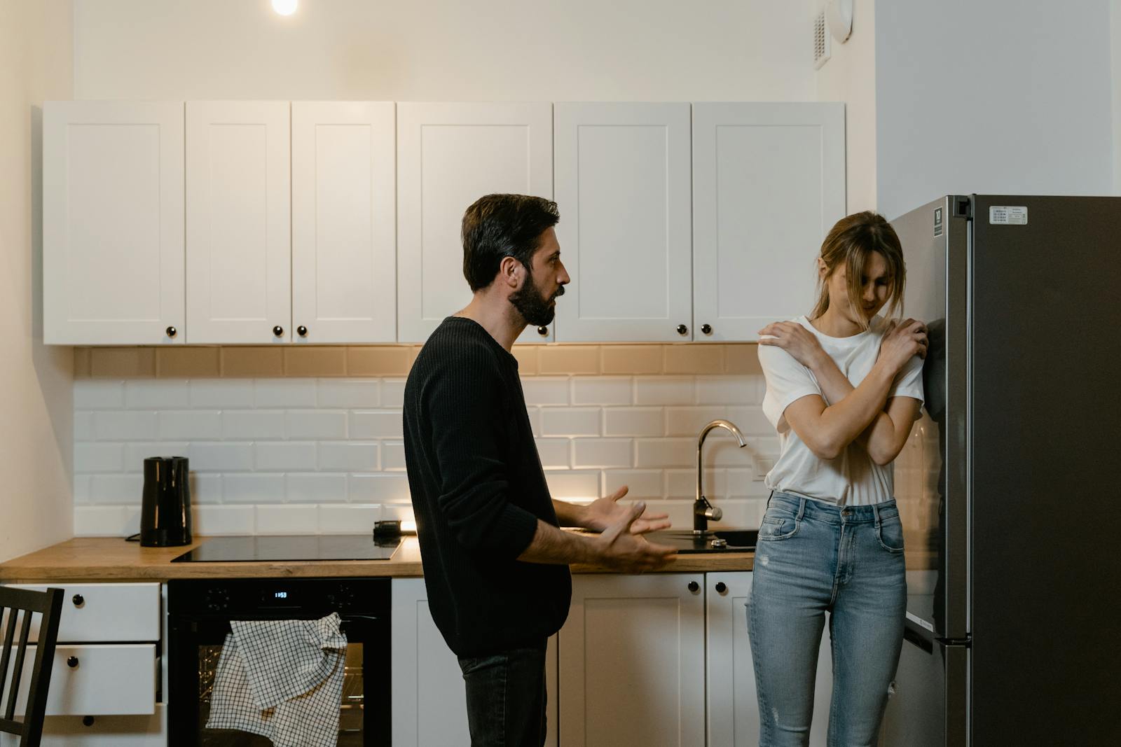 9 Clues Your Partner Is Losing Interest
